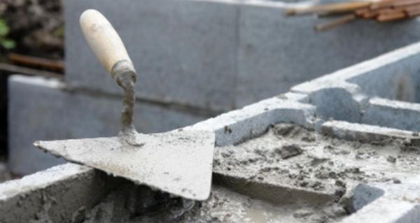 В чем плюсы добавления жидкого мыла в бетон