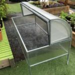 <span class="title">Мини-теплица для дачи: обзор компактных парников</span>