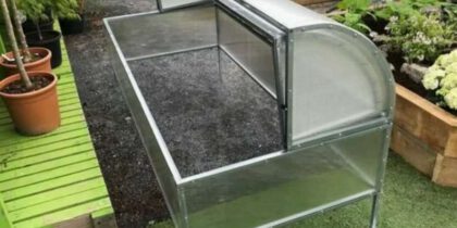 Мини-теплица для дачи: обзор компактных парников